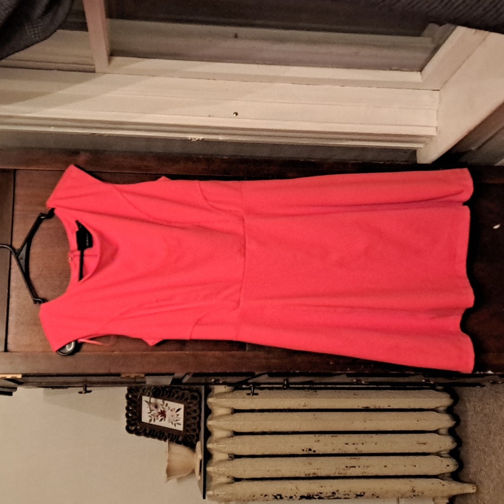 Cynthia Rowley woman's size med red rounded neck fitted Scuba midi dress